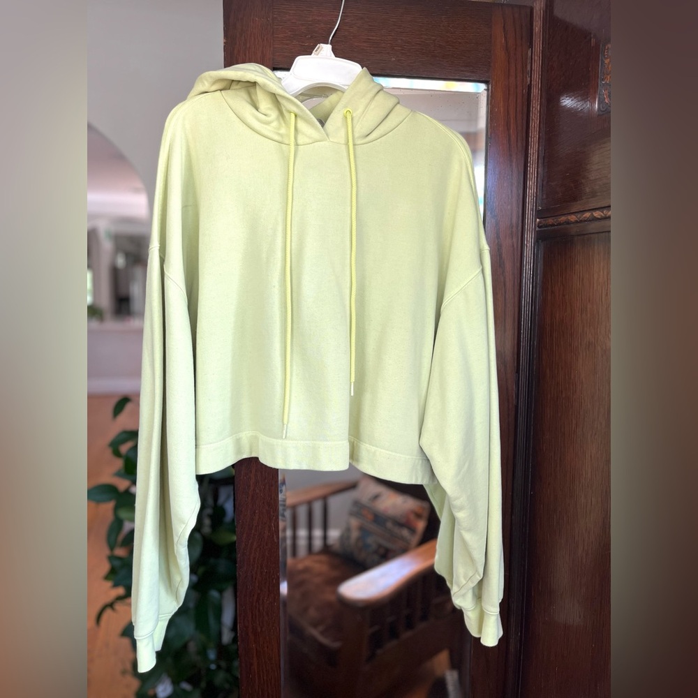 alo yoga Pullover Hoodie. Size large. Rare color.